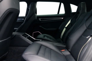 Porsche Panamera Sport Turismo 4 E-Hybrid Platinum Edition