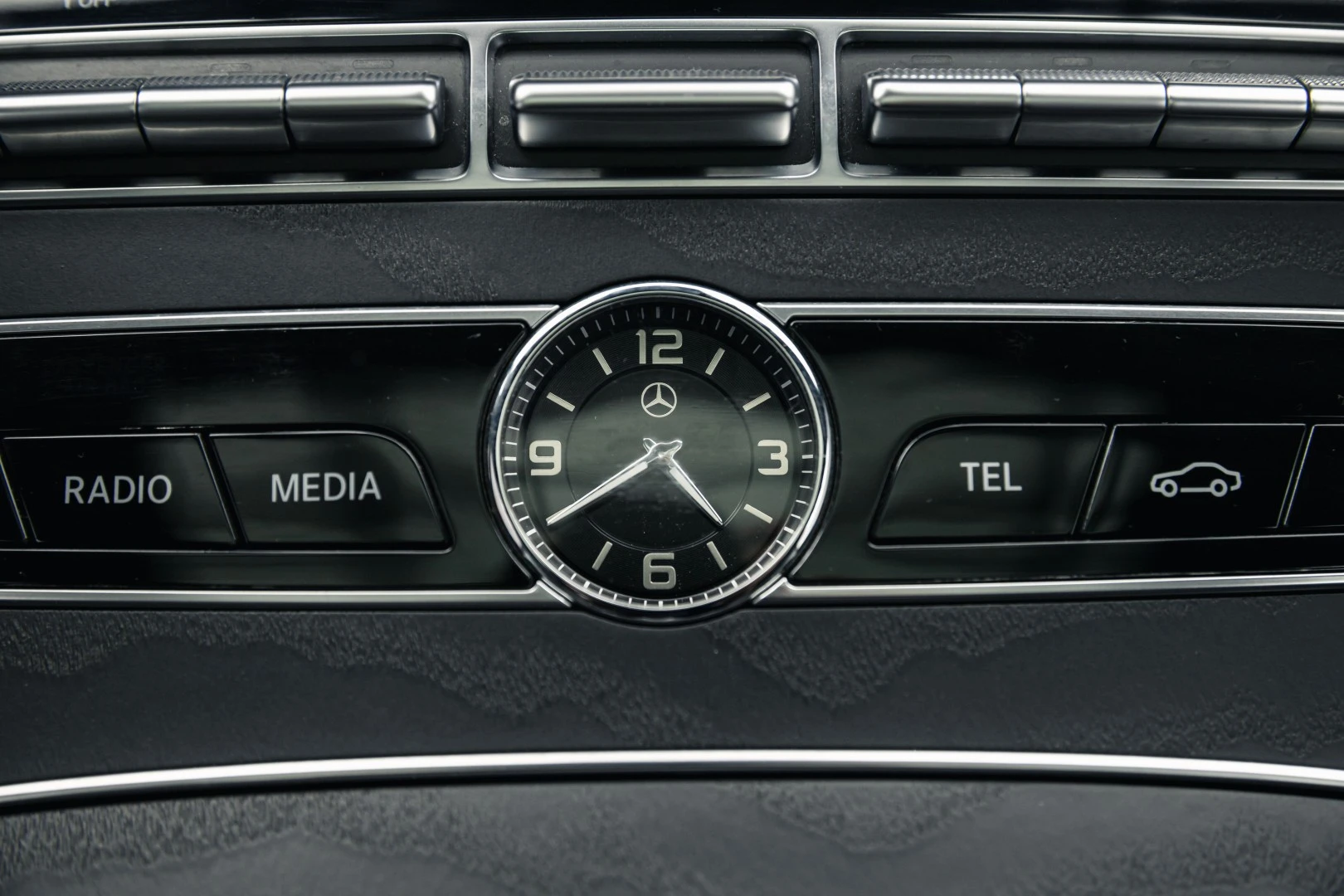 Mercedes-Benz E 220 d AMG Line