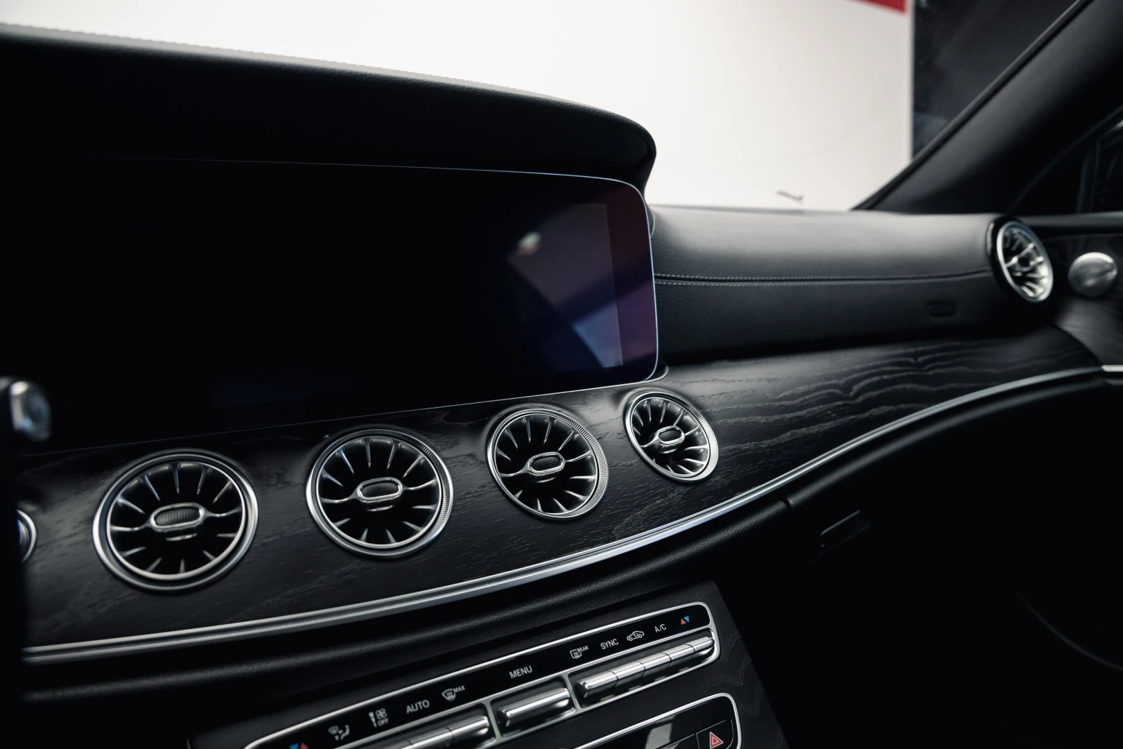 Mercedes-Benz E 220 d AMG Line