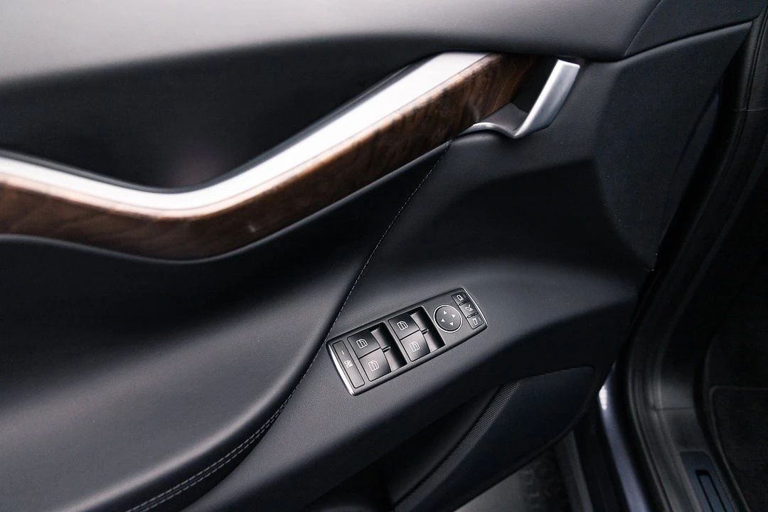 Tesla Model X 100D