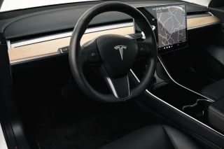 Tesla Model 3 Standard Range Plus RWD