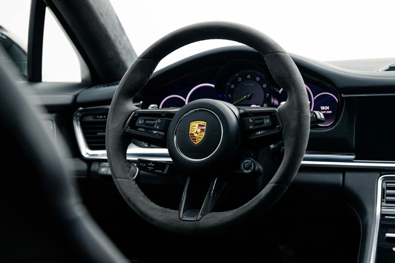 Porsche Panamera Sport Turismo 4 E-Hybrid Platinum Edition