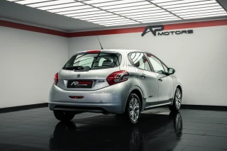 Peugeot 208 1.2 VTi Access
