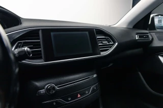 Peugeot 308 1.6 e-HDi Active J17