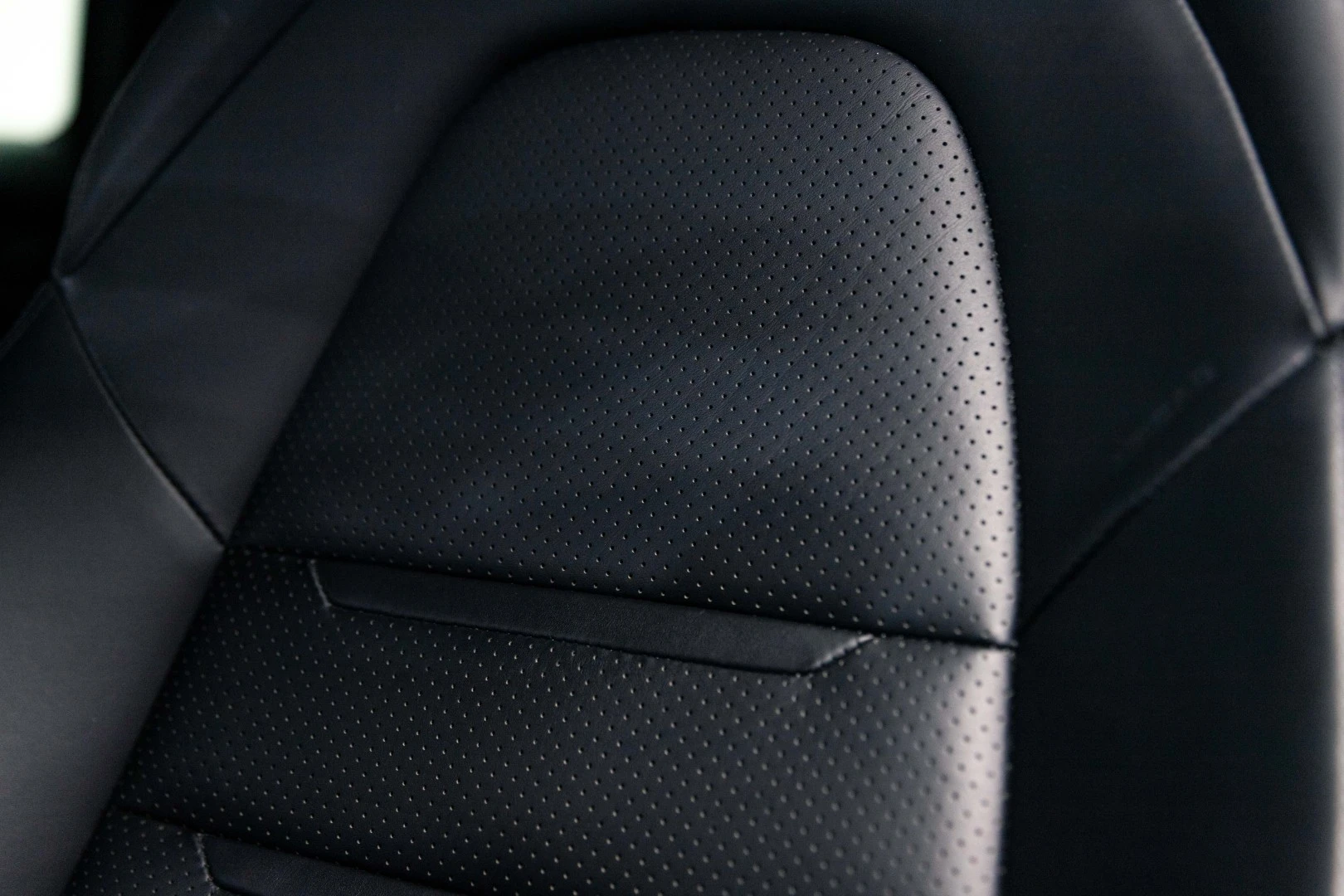 Porsche Panamera Sport Turismo 4 E-Hybrid Platinum Edition