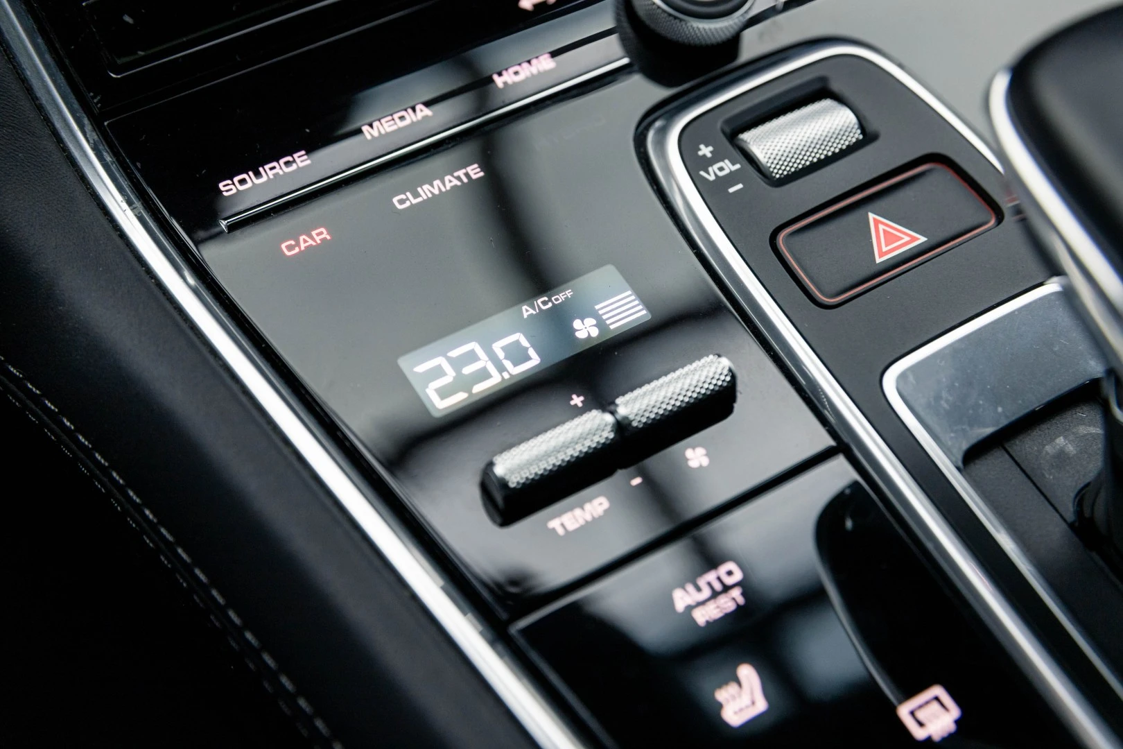 Porsche Panamera Sport Turismo 4 E-Hybrid Platinum Edition