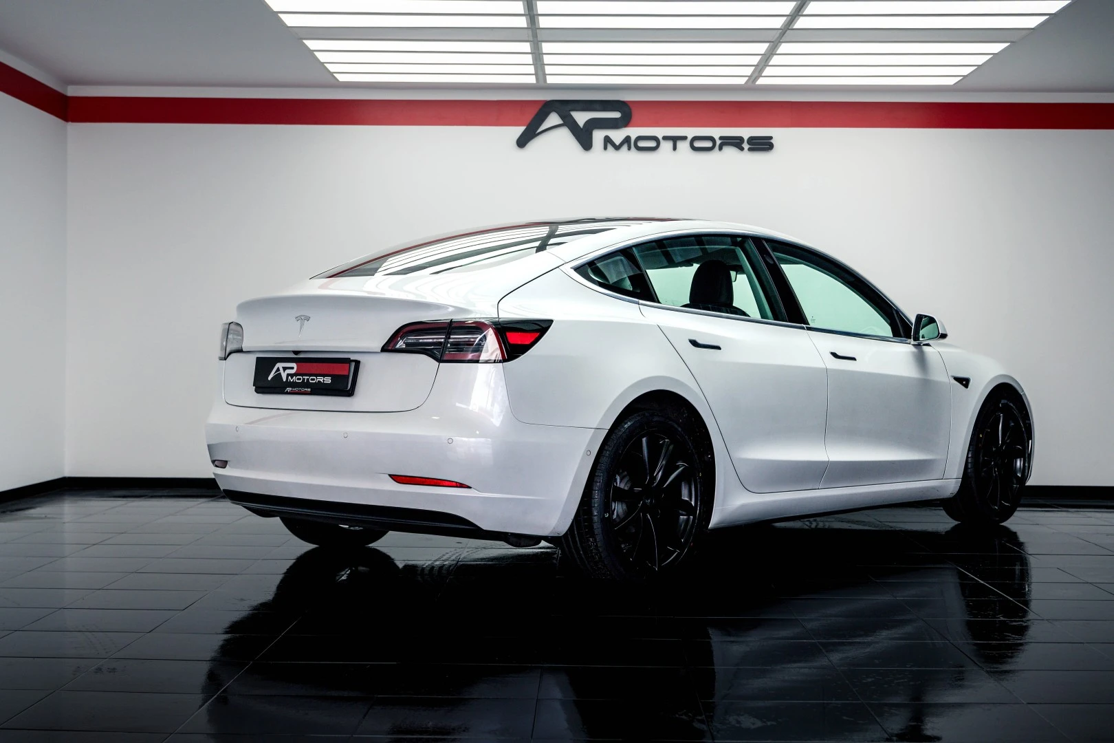 Tesla Model 3 Standard Range Plus RWD