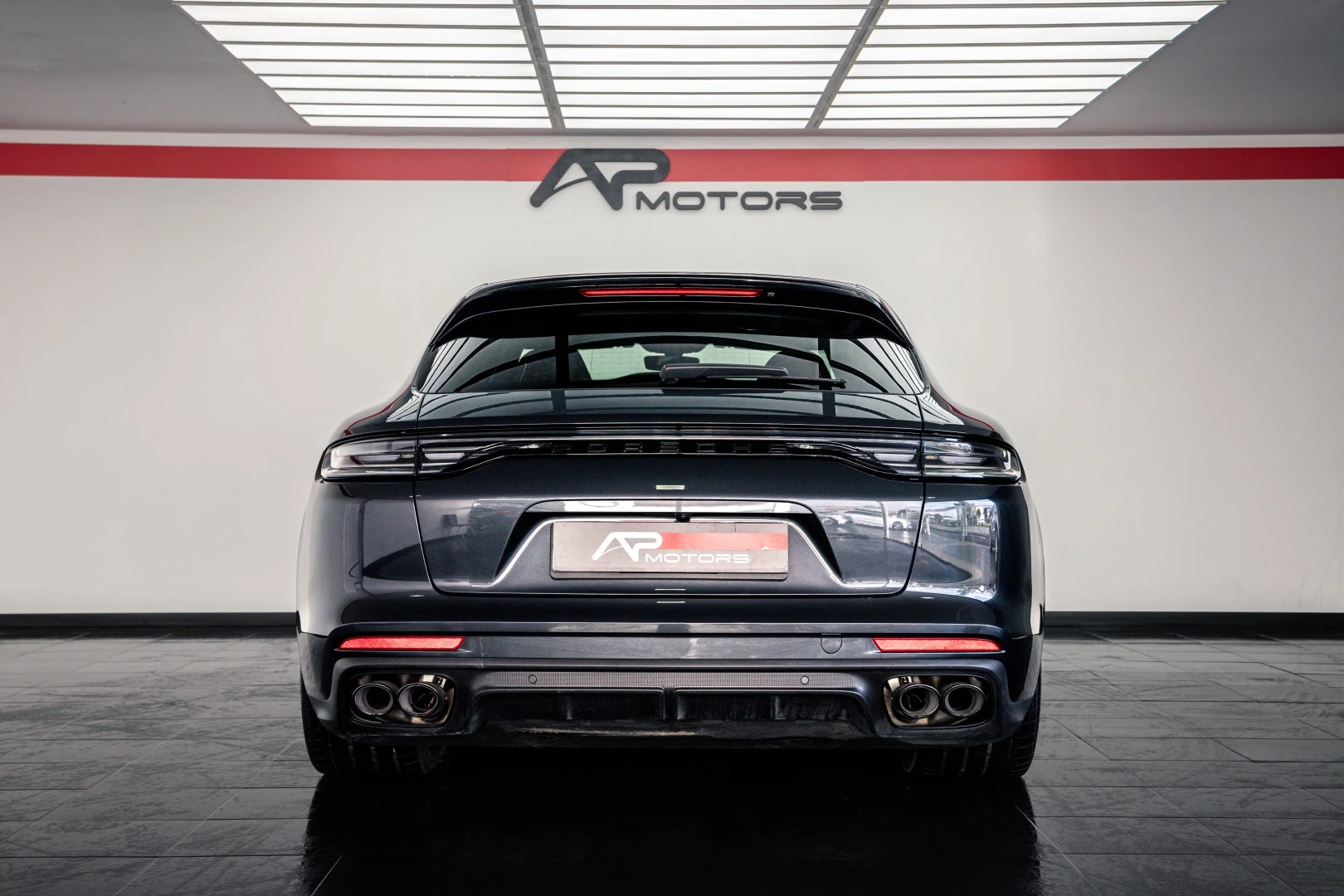 Porsche Panamera Sport Turismo 4 E-Hybrid Platinum Edition