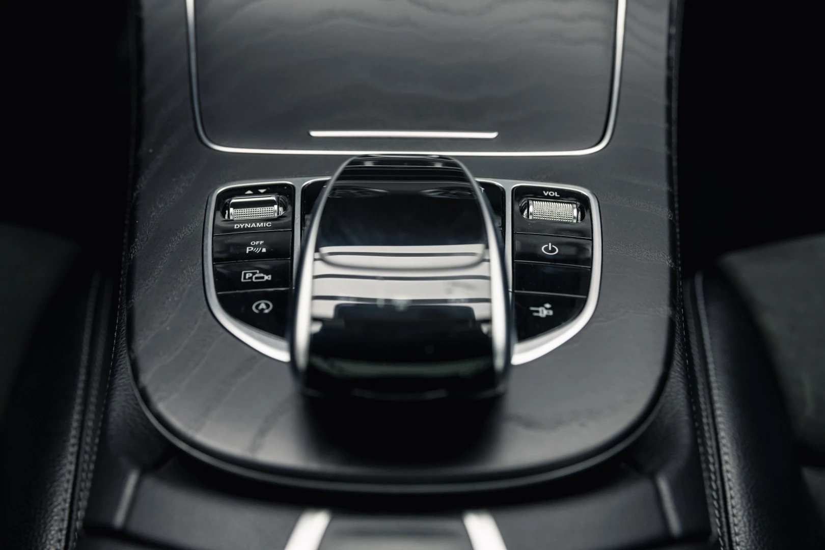 Mercedes-Benz E 220 d AMG Line