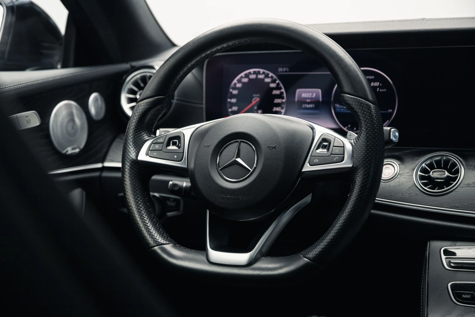Mercedes-Benz E 220 d AMG Line