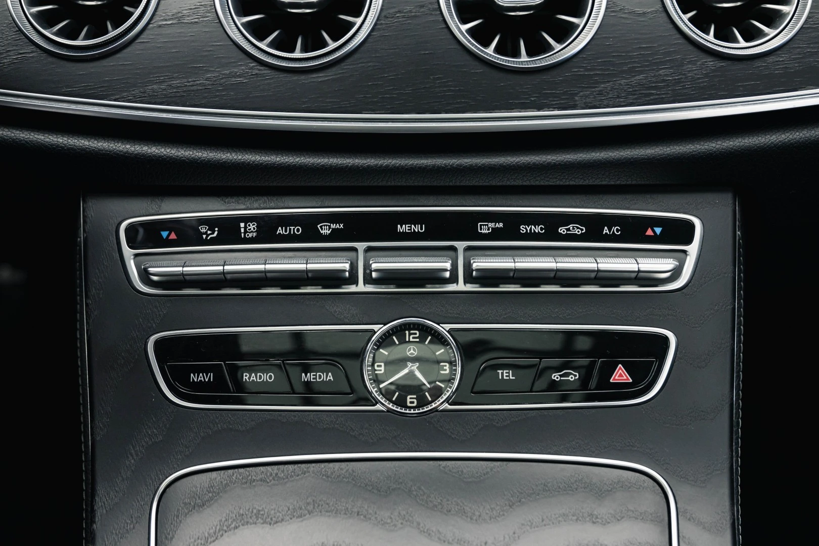 Mercedes-Benz E 220 d AMG Line