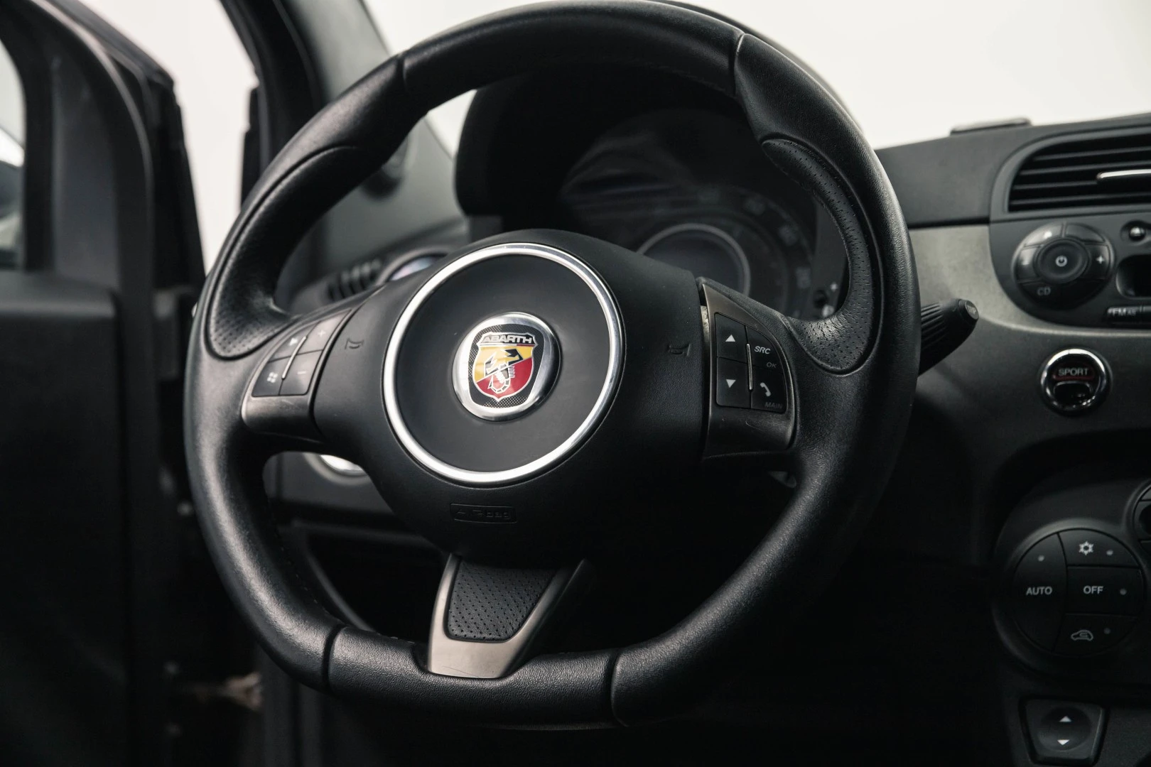 Abarth 595 SCUDERIA ITALIA