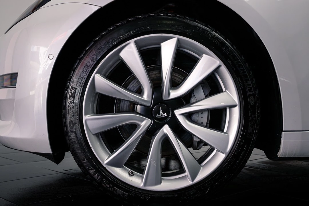 Tesla Model 3 Long-Range Dual Motor AWD