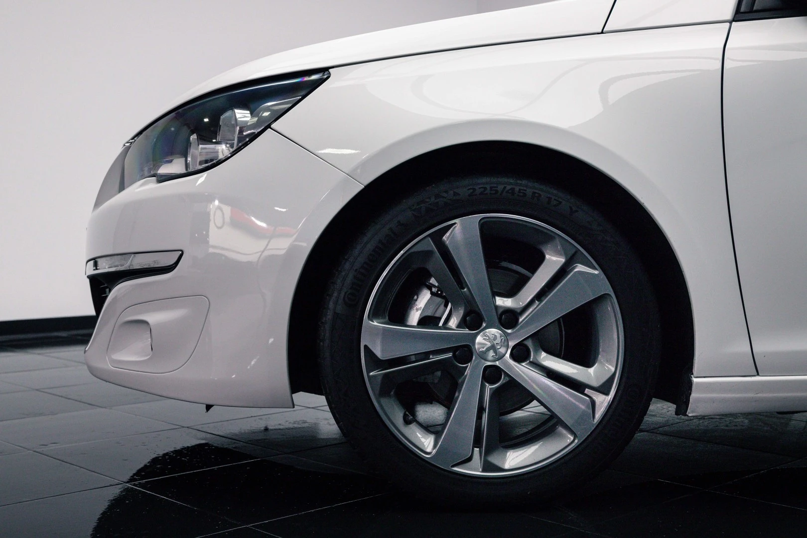 Peugeot 308 1.6 e-HDi Active J17