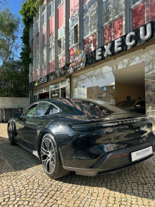 Porsche Taycan 4S