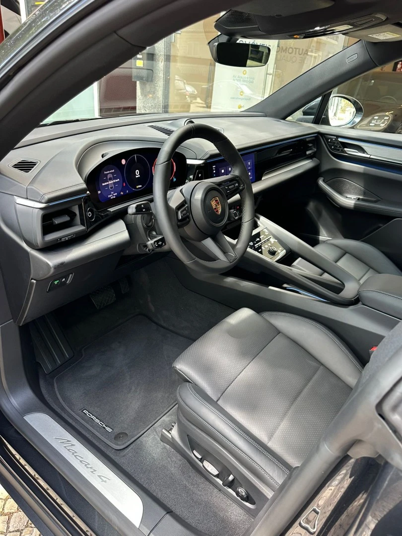Porsche Macan Electric 4