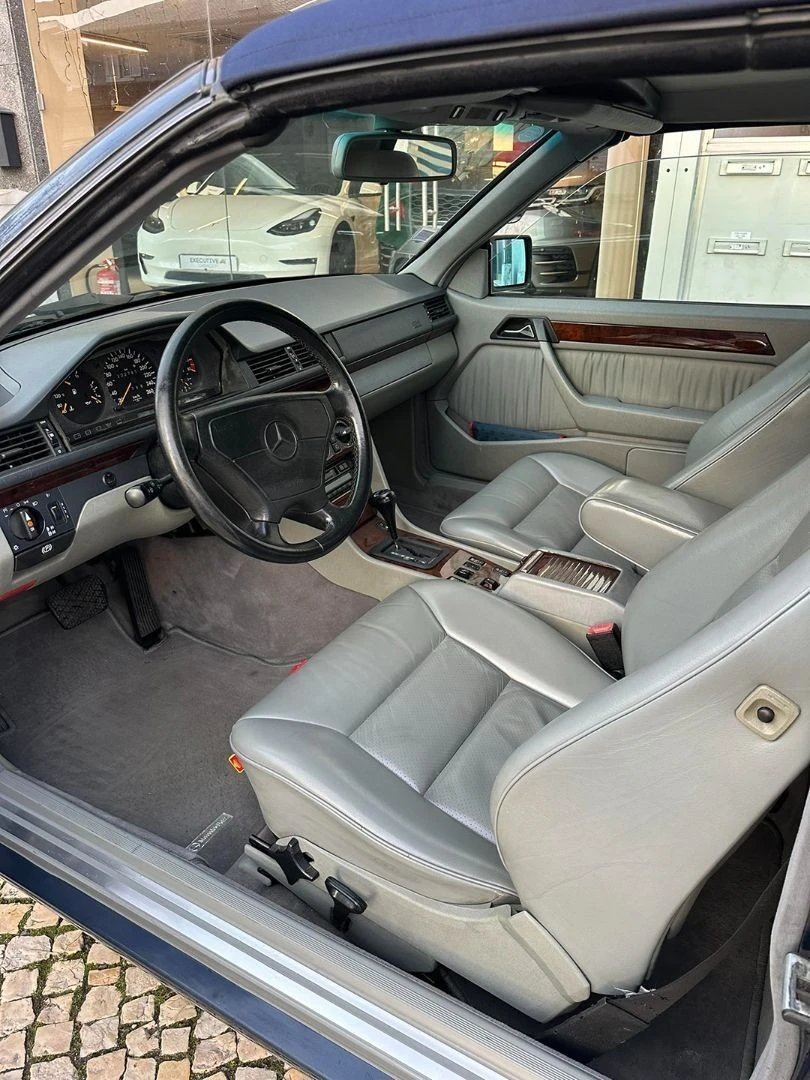 Mercedes-Benz 300 CE-24 Cabriolet