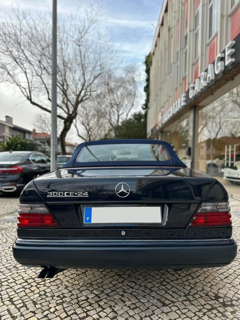 Mercedes-Benz 300 CE-24 Cabriolet