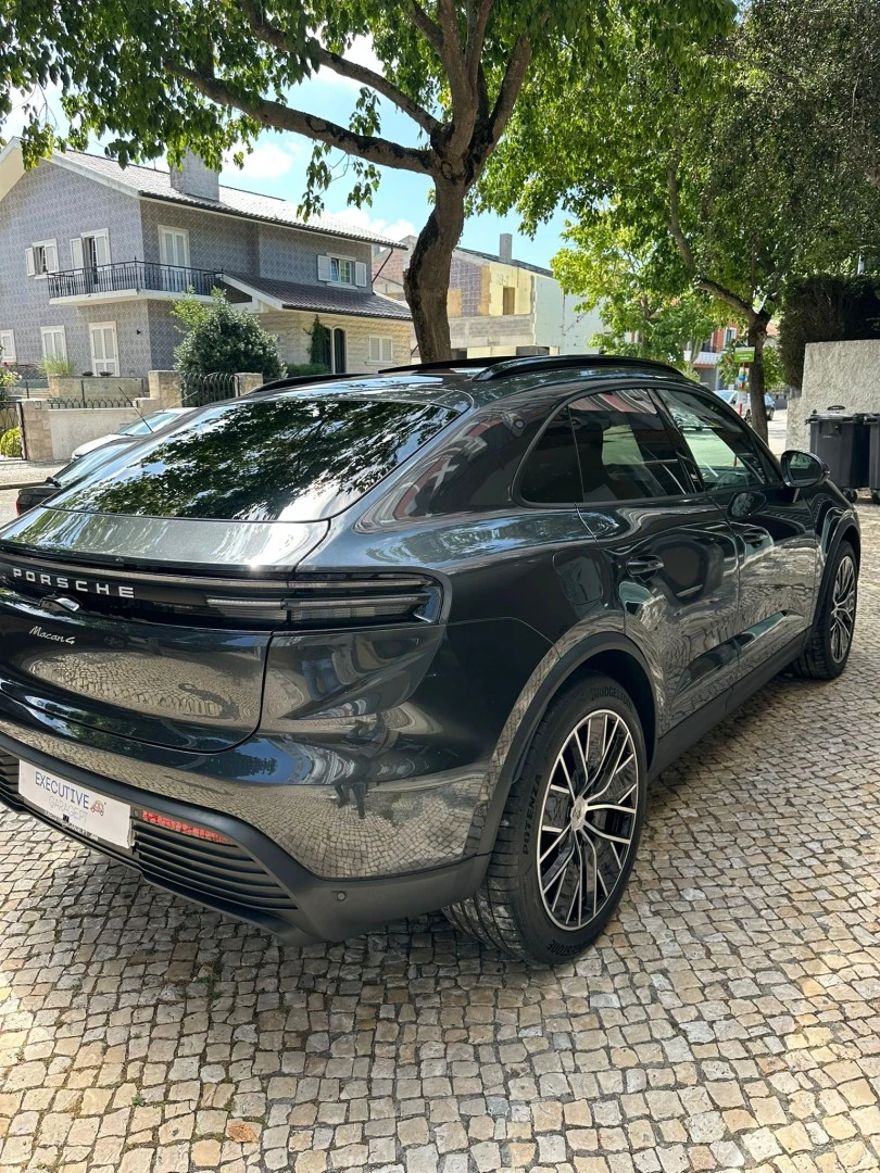 Porsche Macan Electric 4