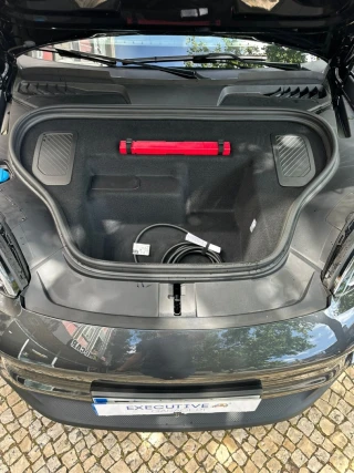 Porsche Macan Electric 4