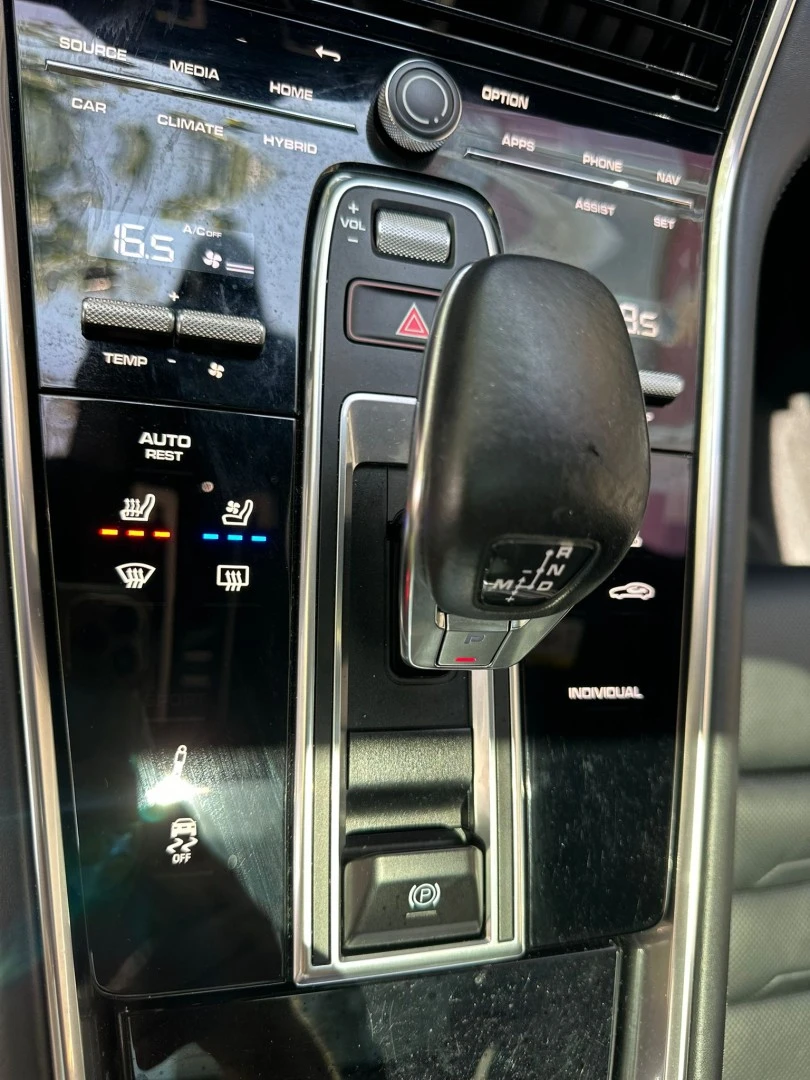 Porsche Panamera Sport Turismo 4 E-Hybrid