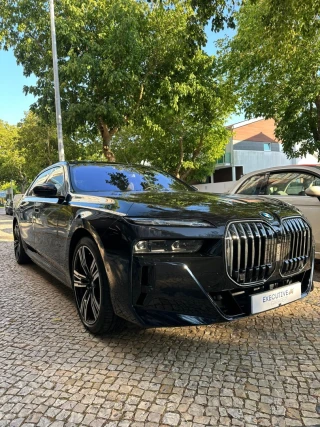BMW i7 xDrive60 Pack Desportivo M