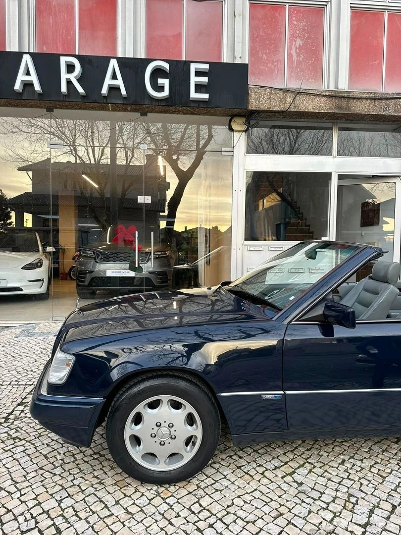 Mercedes-Benz 300 CE-24 Cabriolet