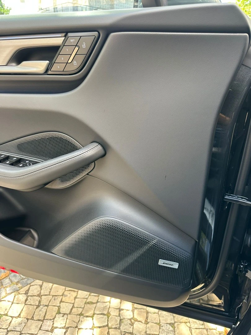 Porsche Macan Electric 4