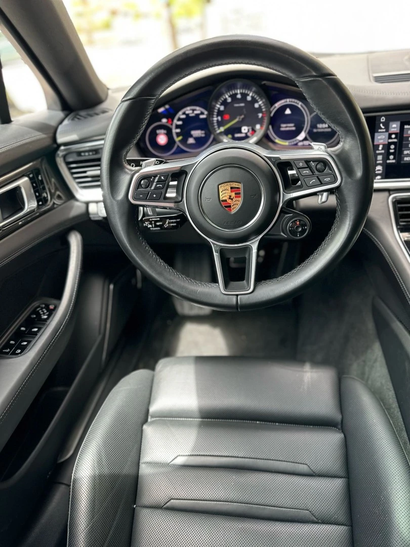 Porsche Panamera Sport Turismo 4 E-Hybrid