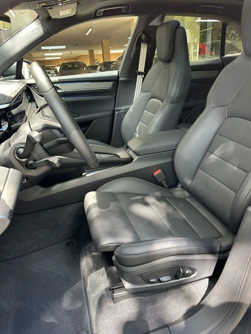 Porsche Macan Electric 4