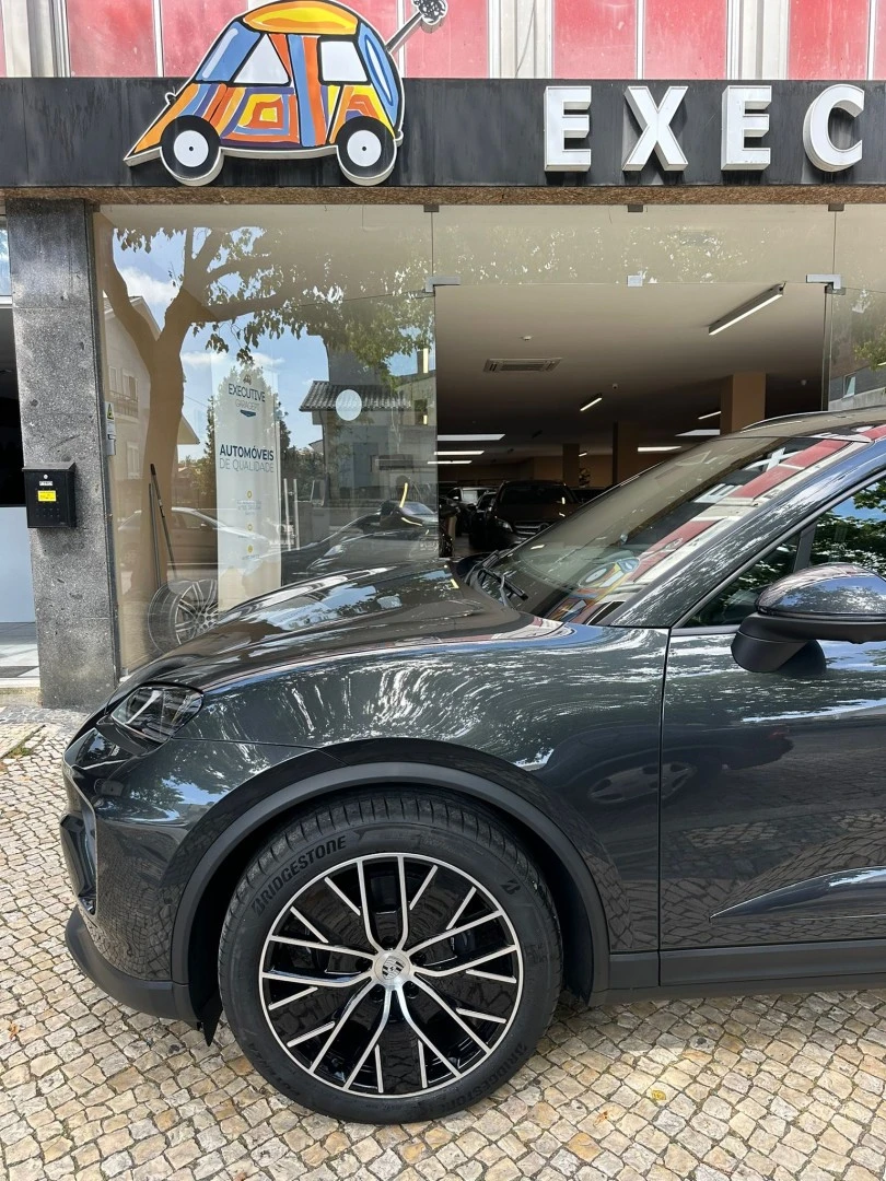 Porsche Macan Electric 4