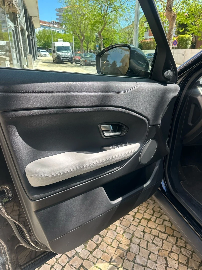 Land Rover Range Rover Evoque 2.0 D150 AWD R-Dynamic Auto