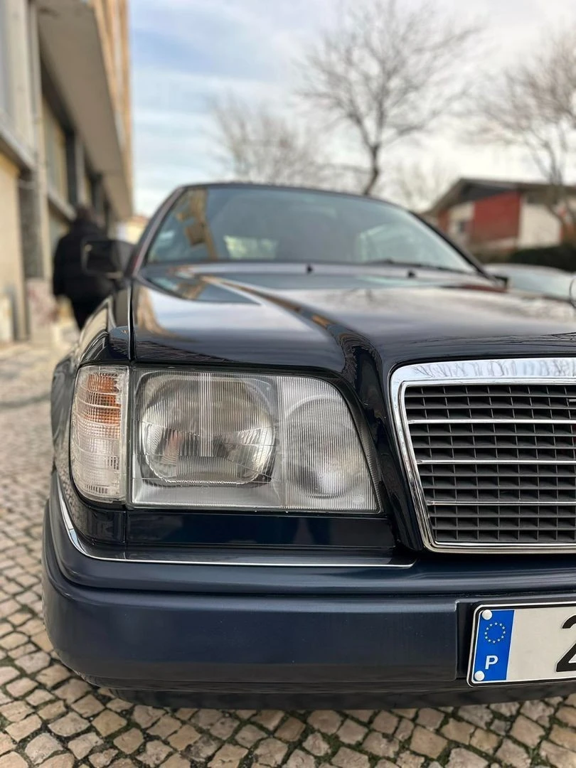 Mercedes-Benz 300 CE-24 Cabriolet