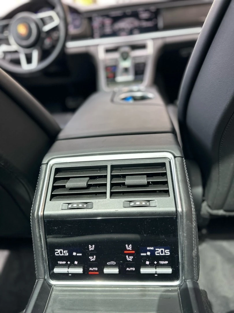 Porsche Panamera Sport Turismo 4 E-Hybrid