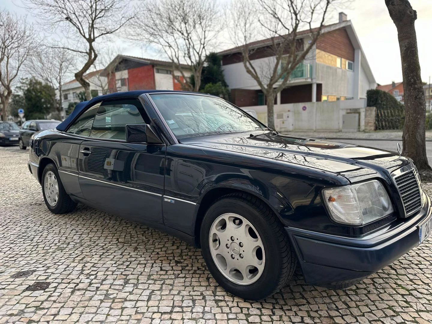 Mercedes-Benz 300 CE-24 Cabriolet