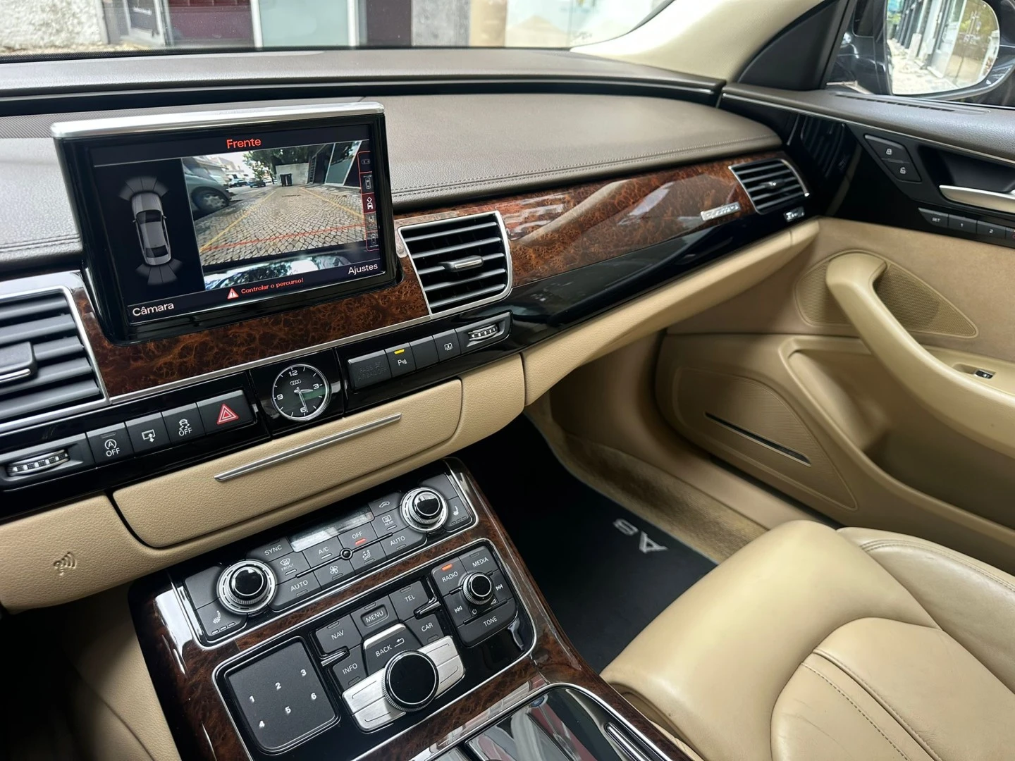 Audi A8 3.0 TDi V6 quattro
