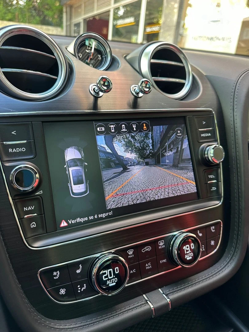 Bentley Bentayga V8