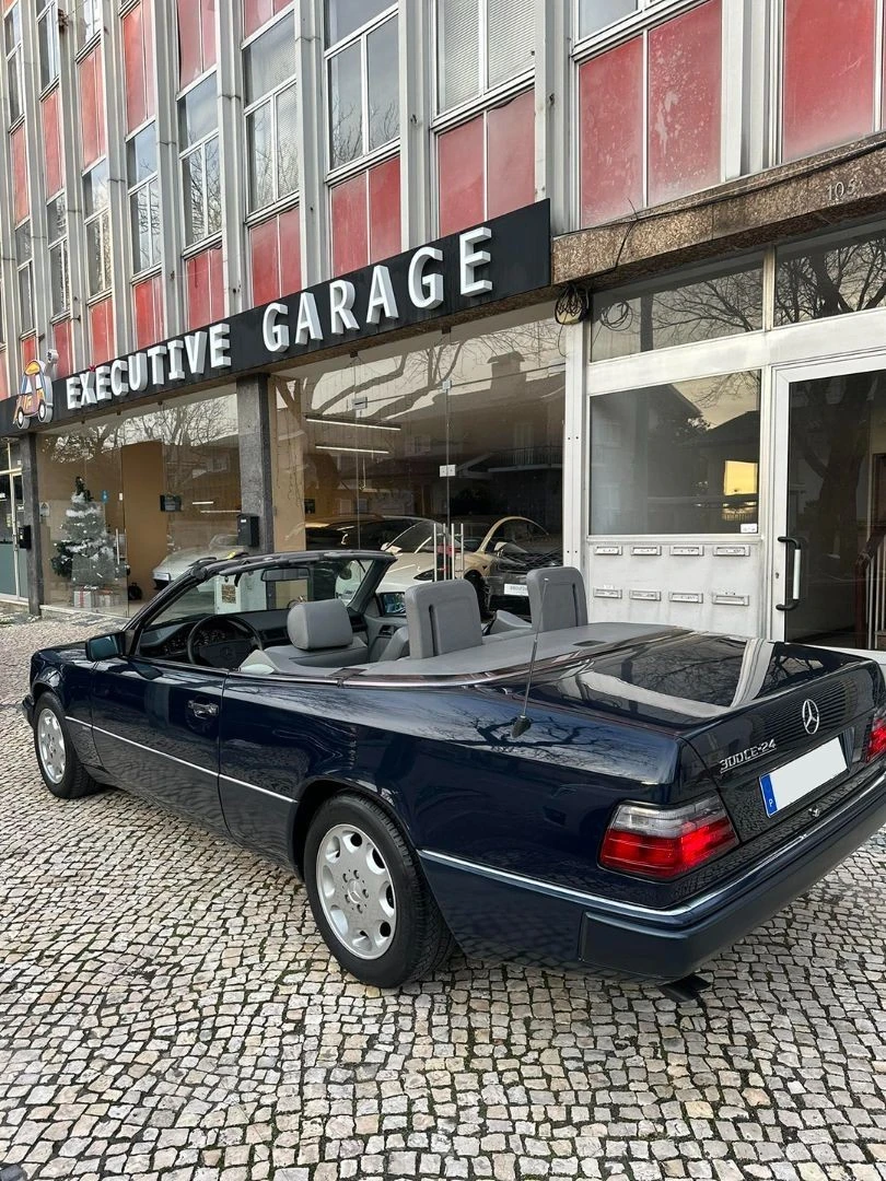 Mercedes-Benz 300 CE-24 Cabriolet