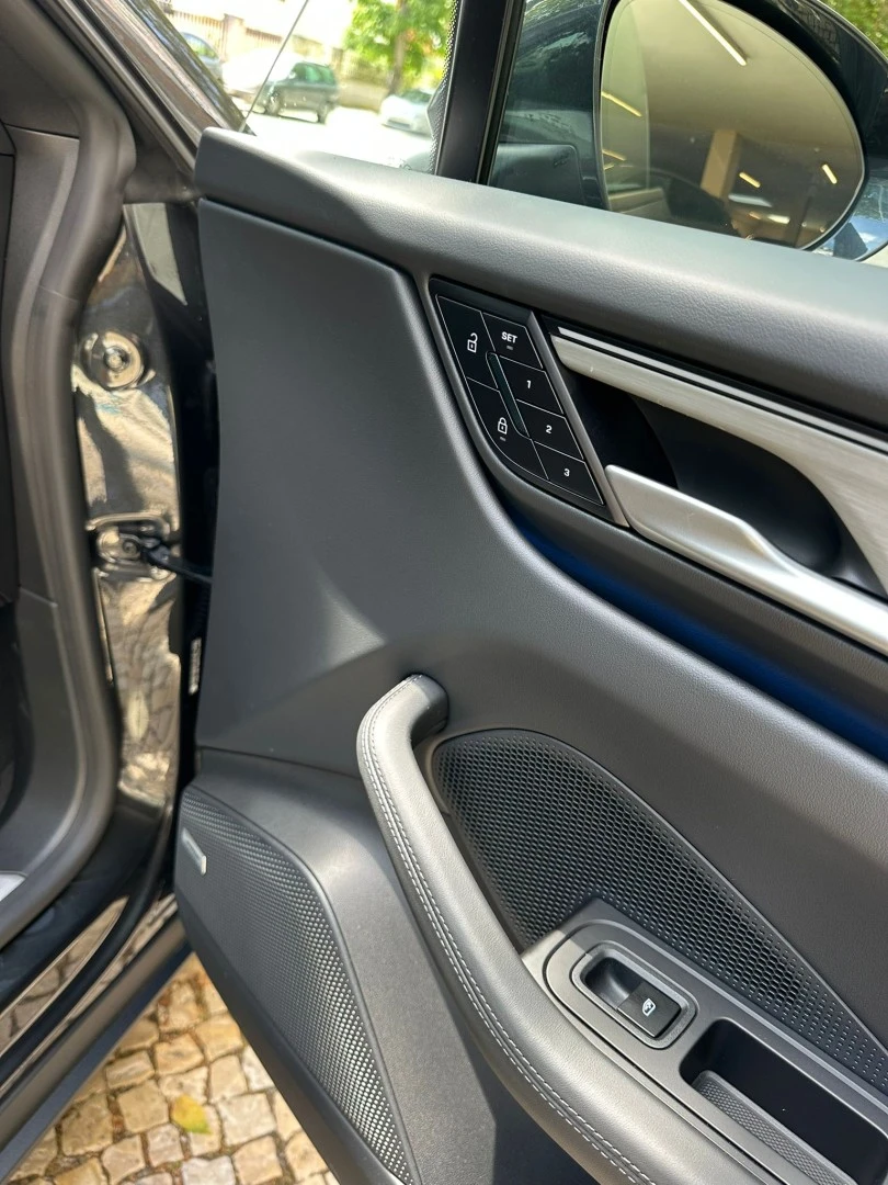 Porsche Macan Electric 4