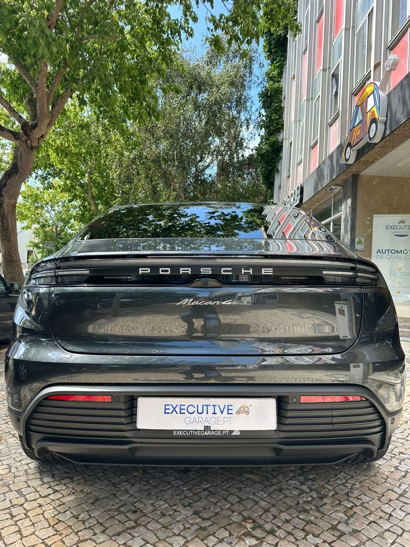 Porsche Macan Electric 4