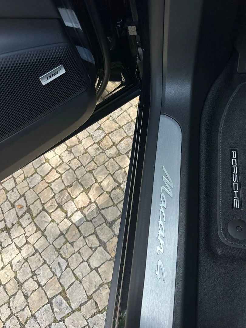 Porsche Macan Electric 4