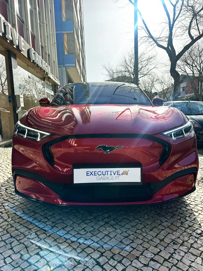 Ford Mustang Mach-E Alargada