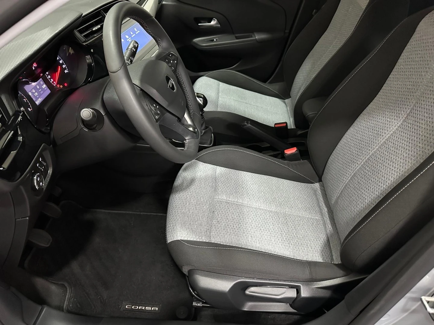 Opel Corsa 1.2 T Business Edition