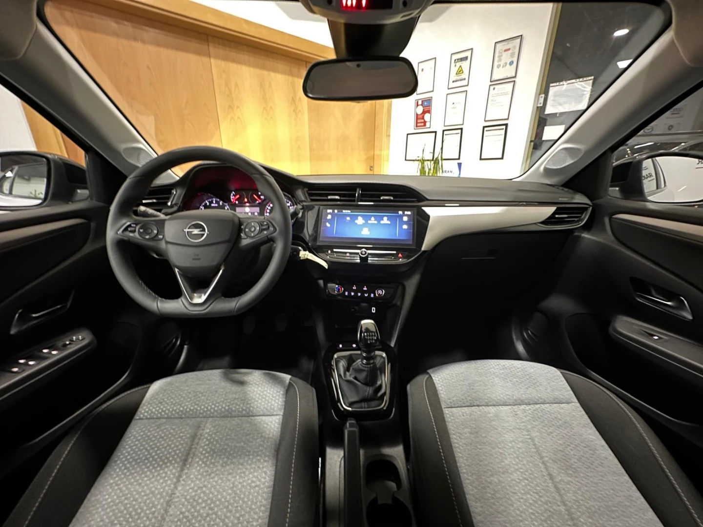 Opel Corsa 1.2 T Business Edition