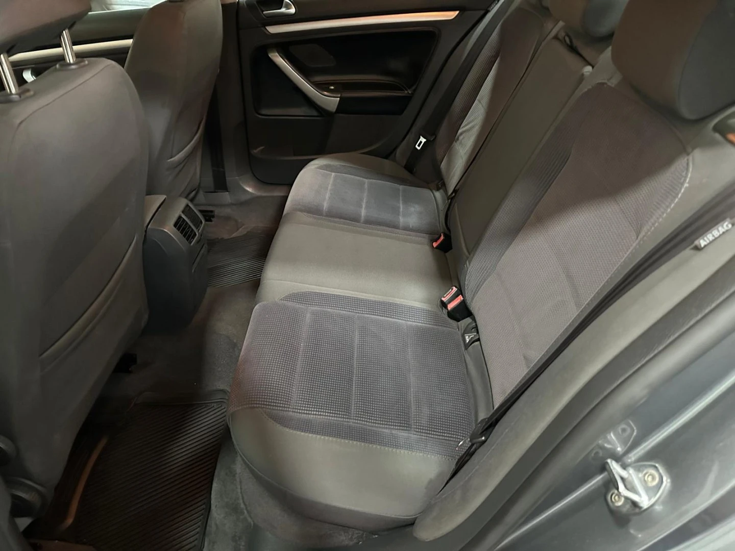 VW Jetta 2.0