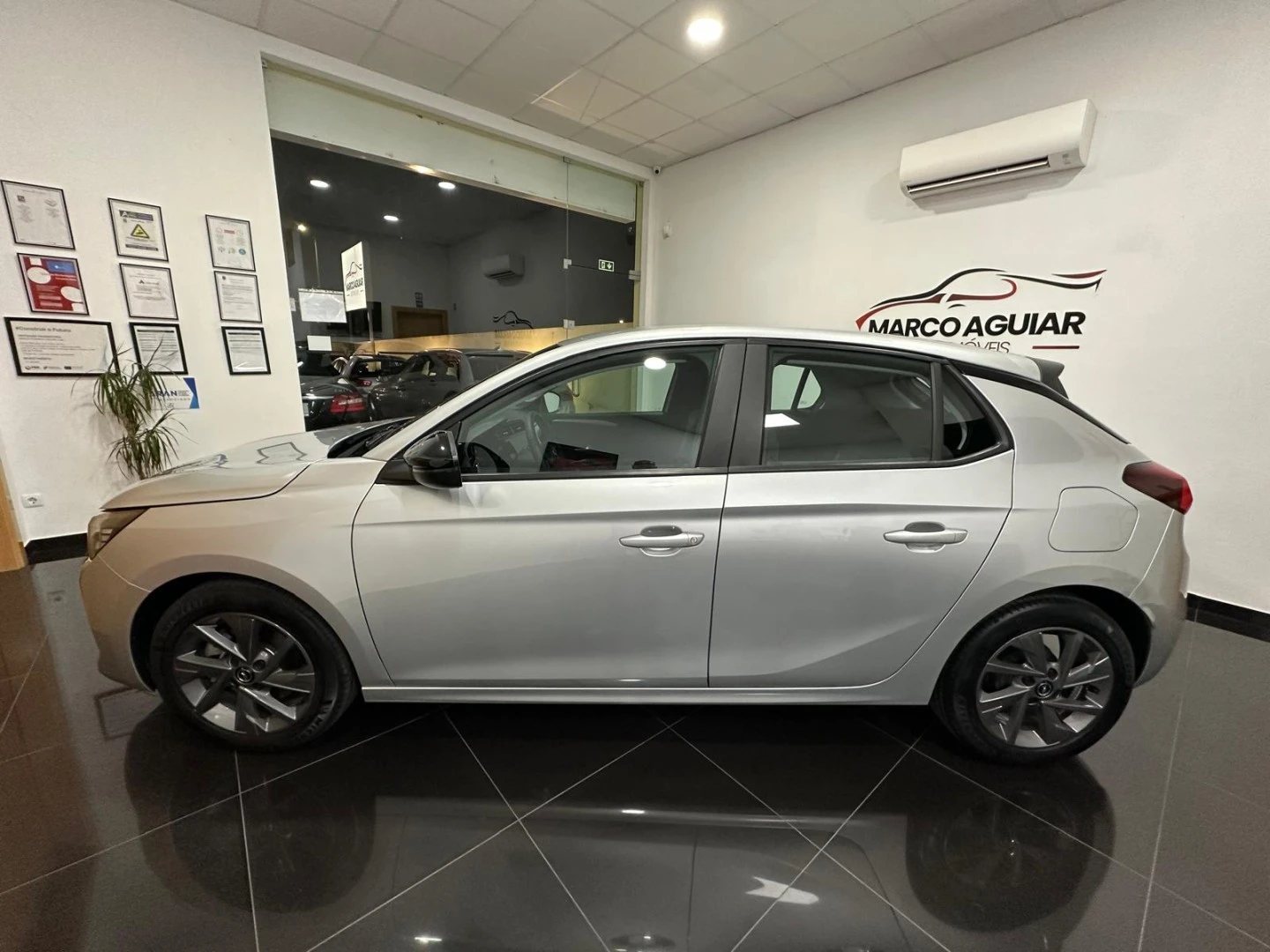 Opel Corsa 1.2 T Business Edition
