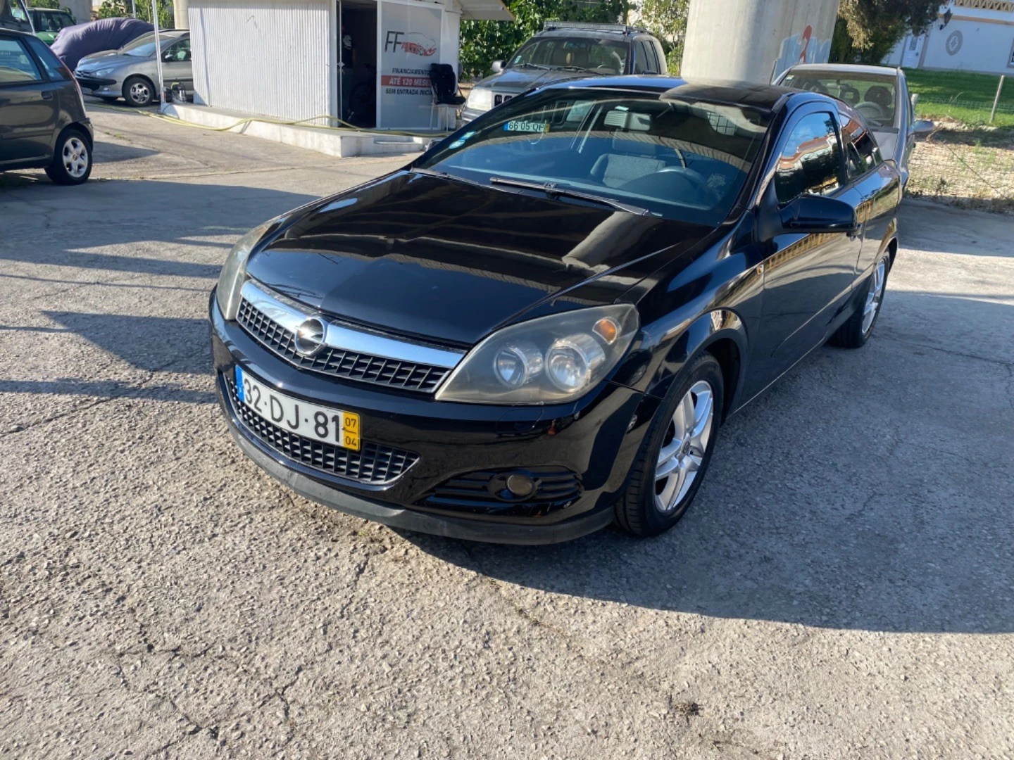 Opel Astra Outro