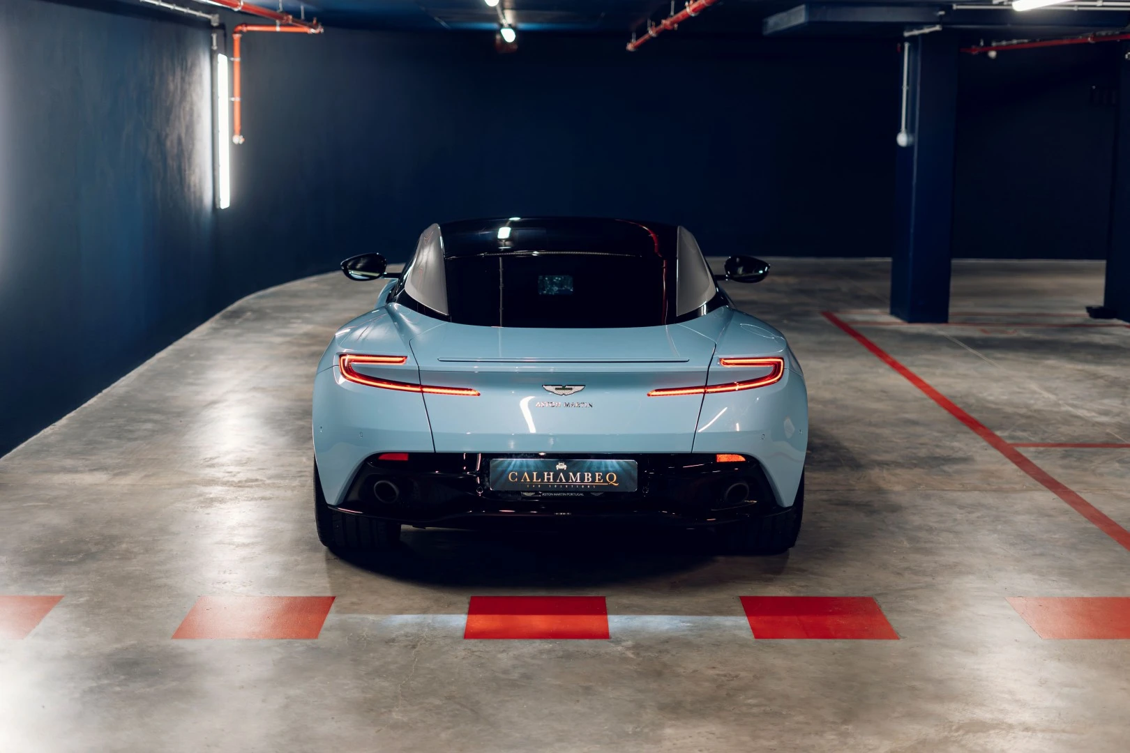 Aston Martin DB11 Coupé V12