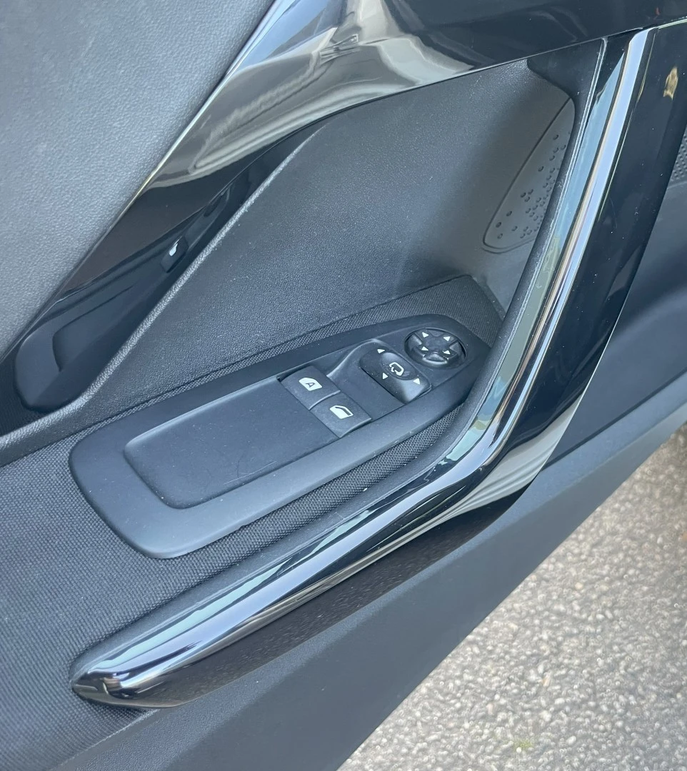 Peugeot 208 1.5 BlueHDi Signature