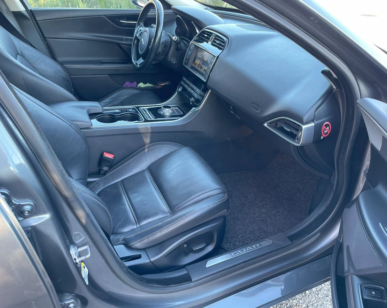 Jaguar XE 2.0 D Prestige Aut.